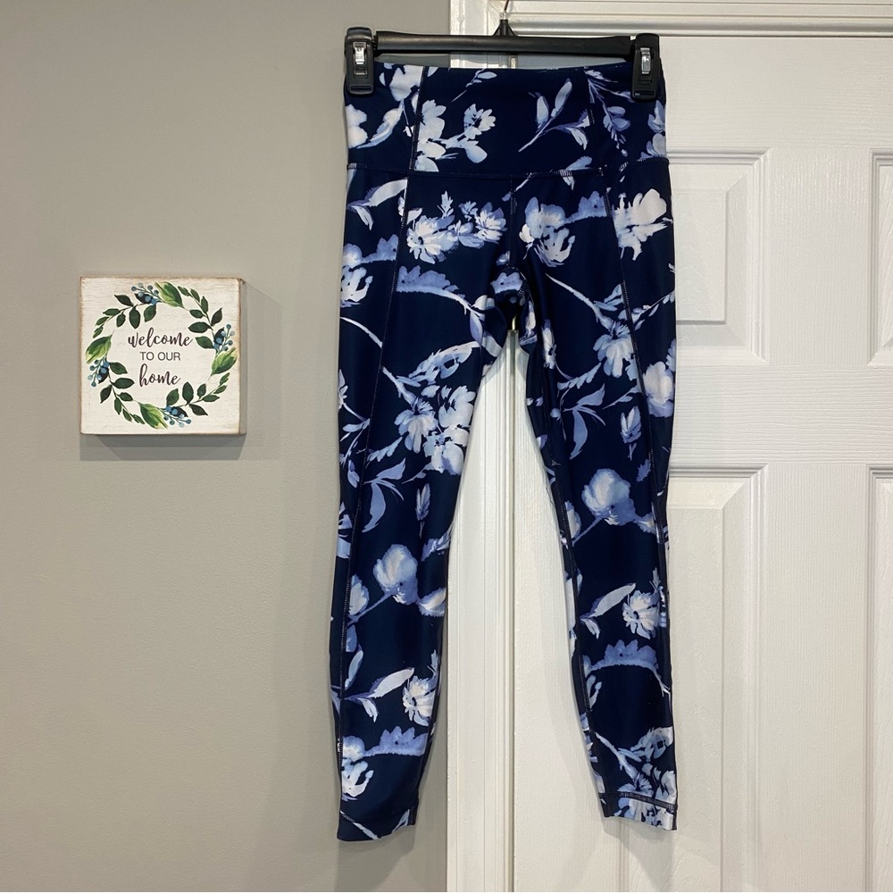 Athleta Water Flower Print 7/8 Athletic Legging Tights Pants Navy Blue XS Petite